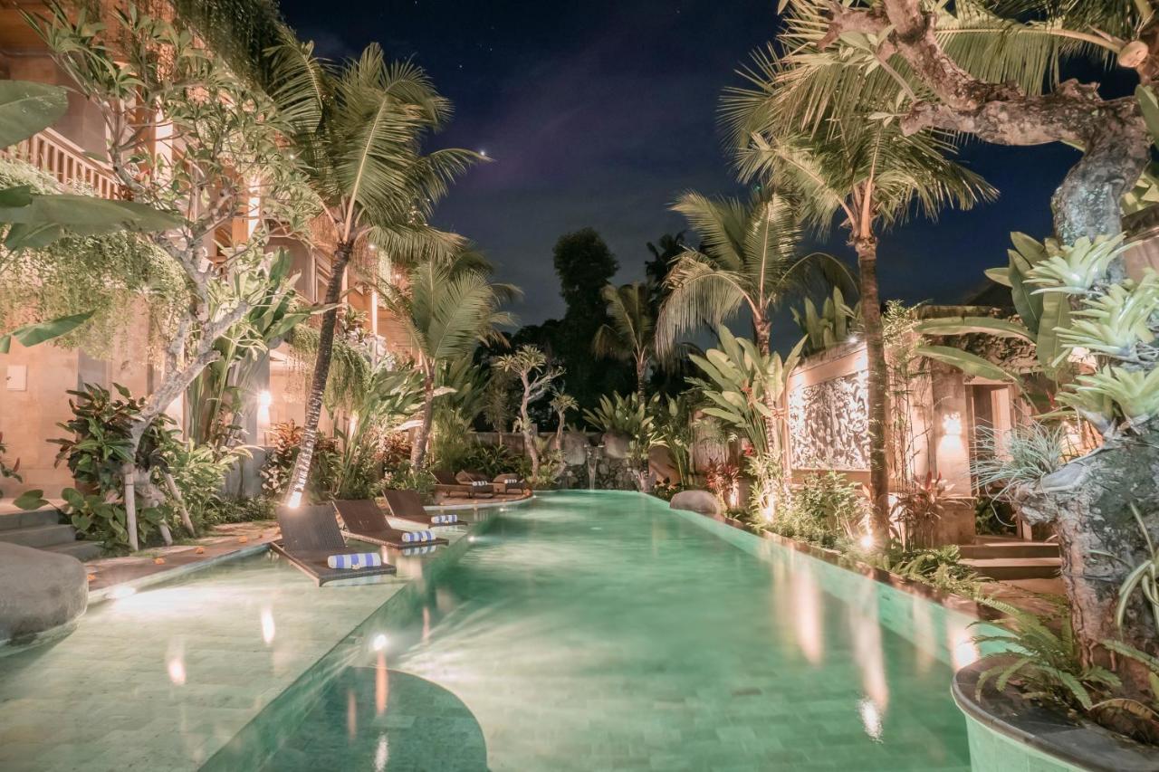 Weda Cita Resort And Spa By Mahaputra Ubud Exteriér fotografie The pool at the hotel