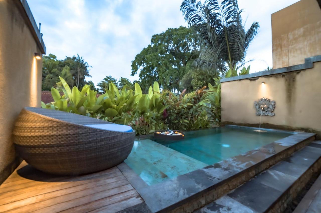 Weda Cita Resort And Spa By Mahaputra Ubud Exteriér fotografie The swimming pool at the hotel